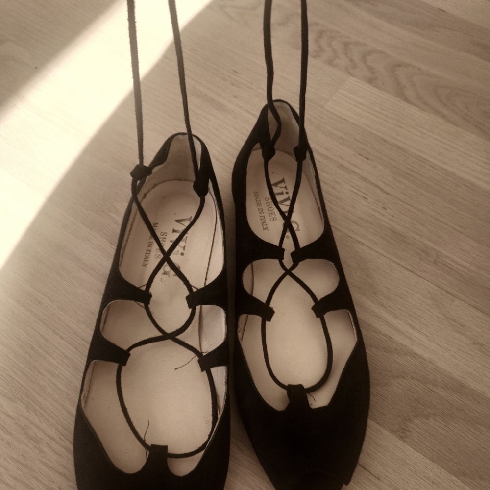 Vero Cuoio Black Suede Balerina Shoes